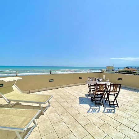 Hotel Avana Fronte Mare 리치오네 외부 사진