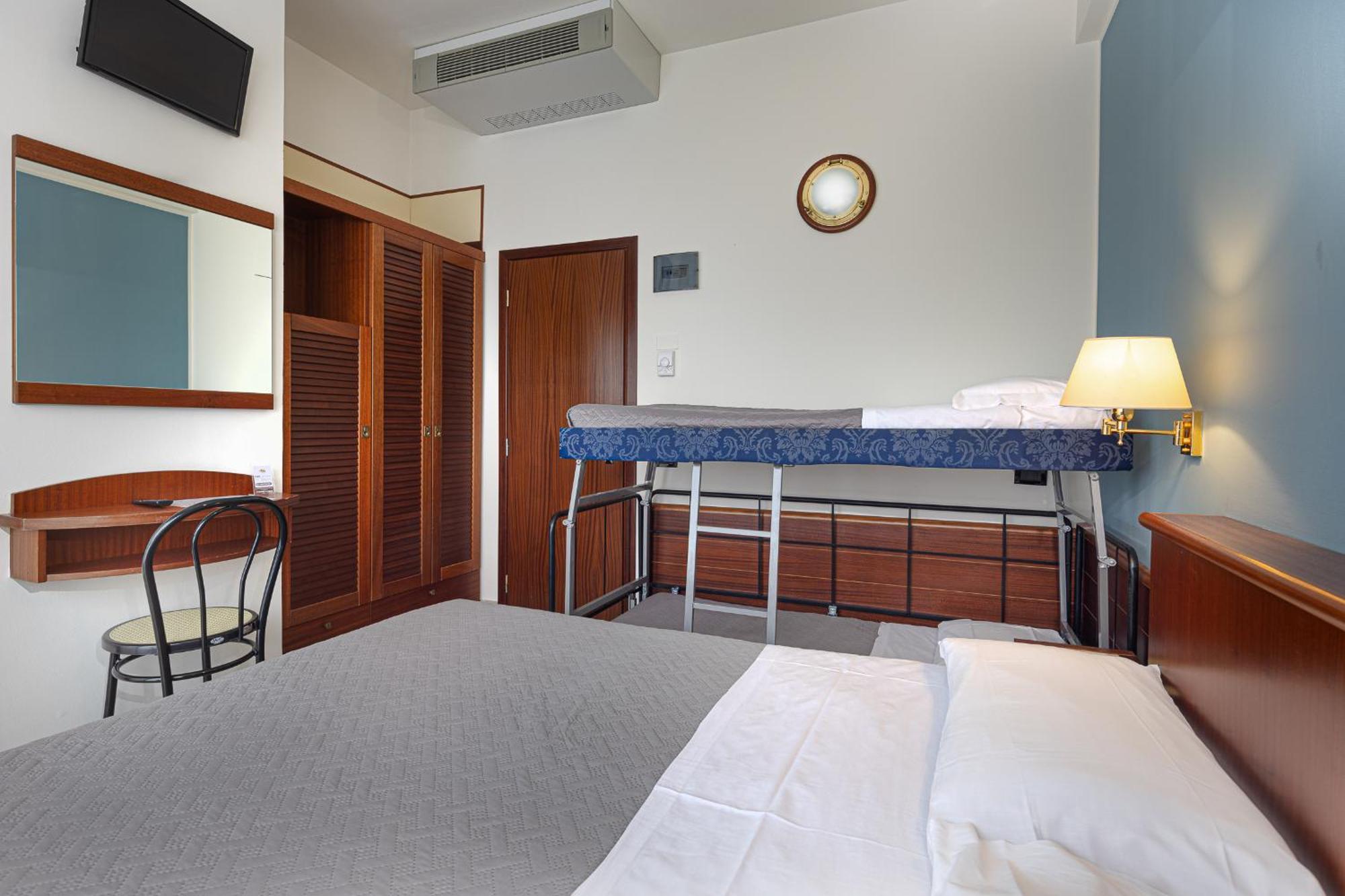 Hotel Avana Fronte Mare 리치오네 외부 사진