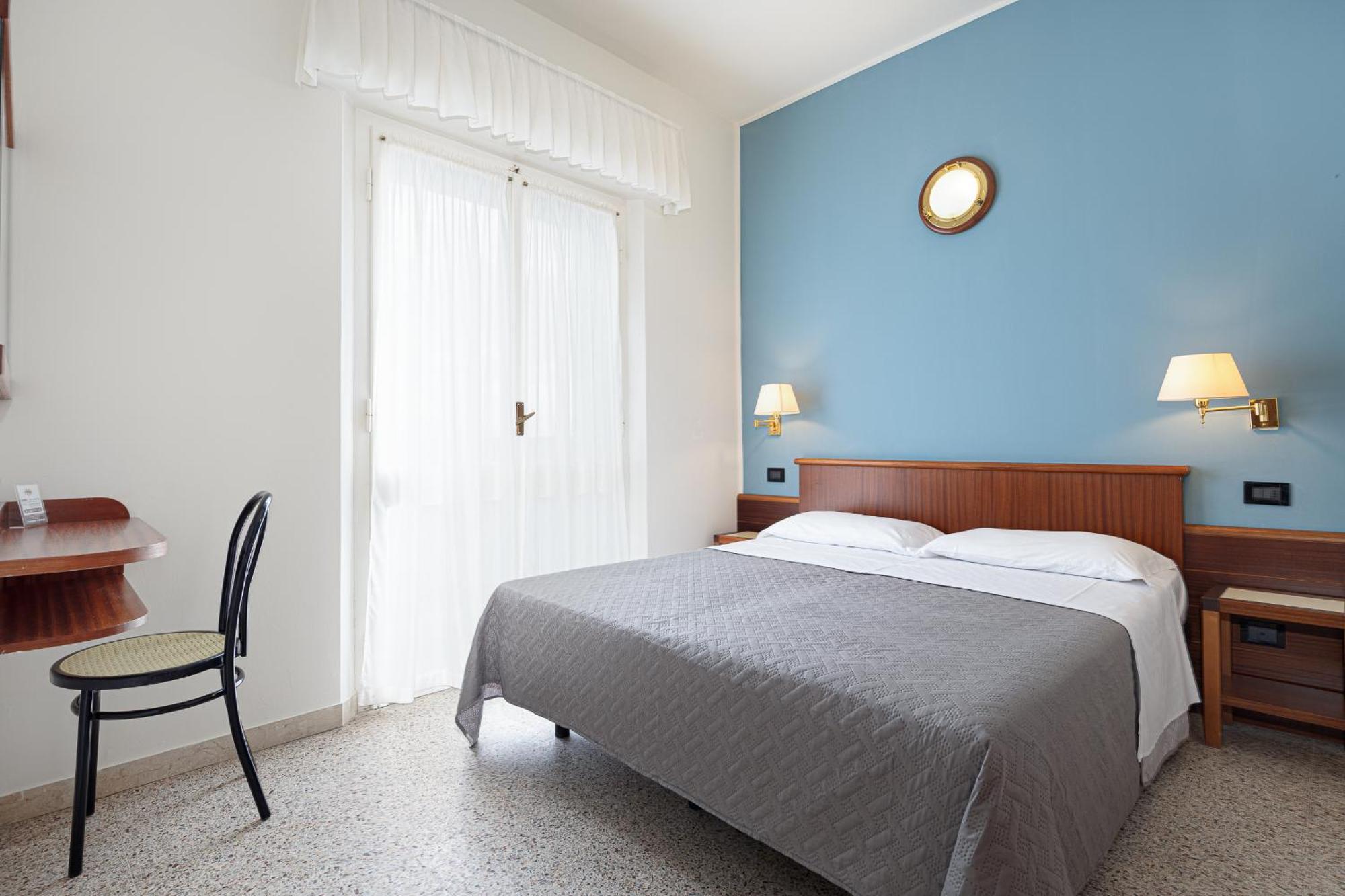 Hotel Avana Fronte Mare 리치오네 외부 사진