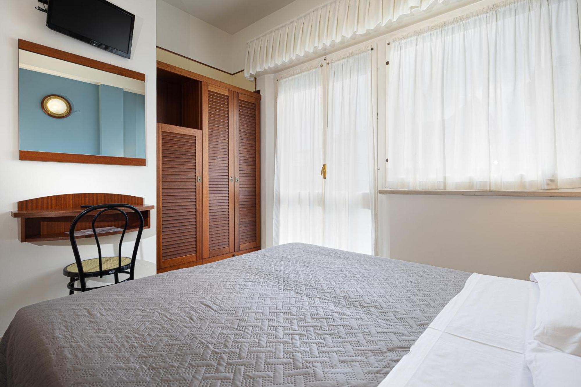 Hotel Avana Fronte Mare 리치오네 외부 사진