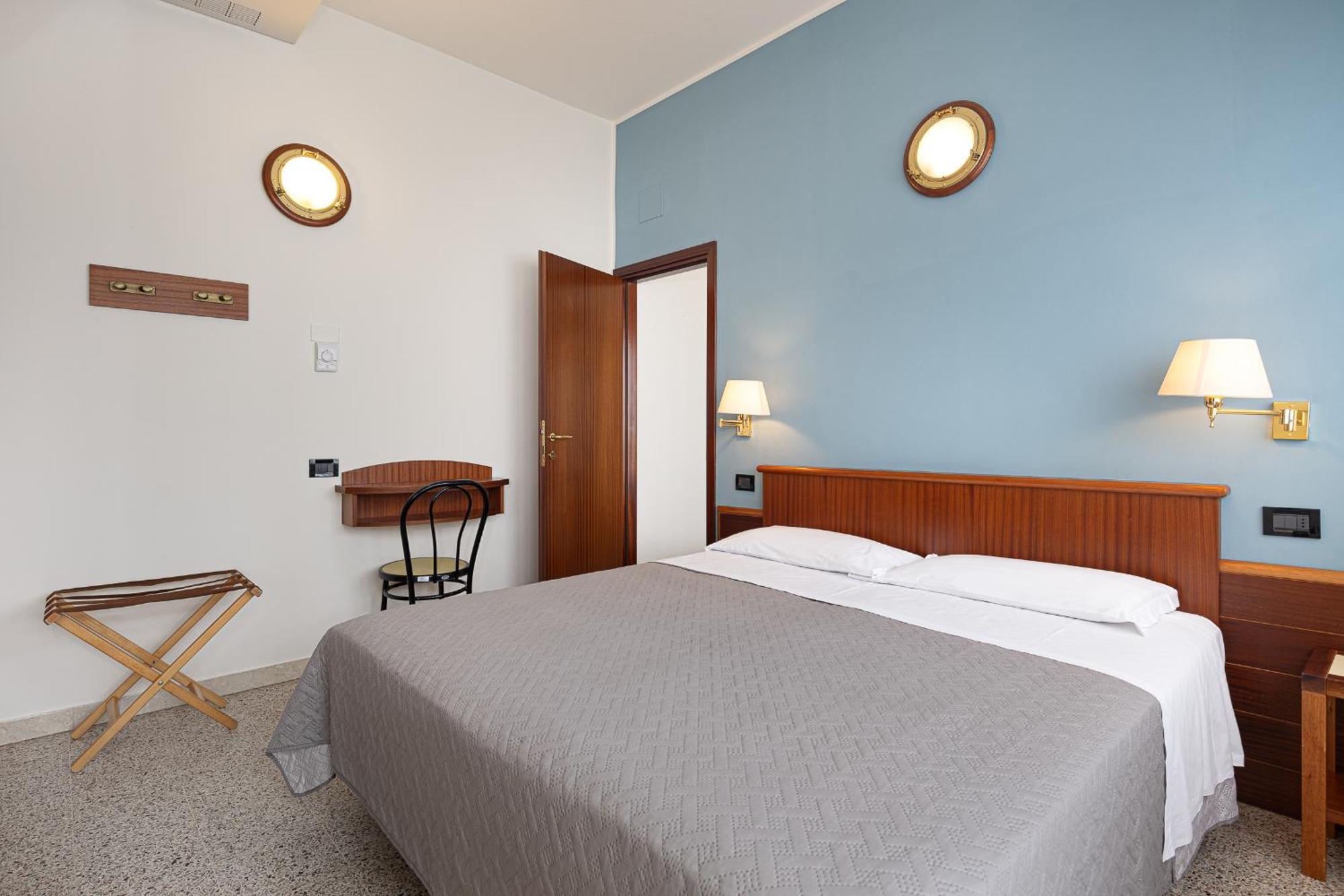 Hotel Avana Fronte Mare 리치오네 외부 사진