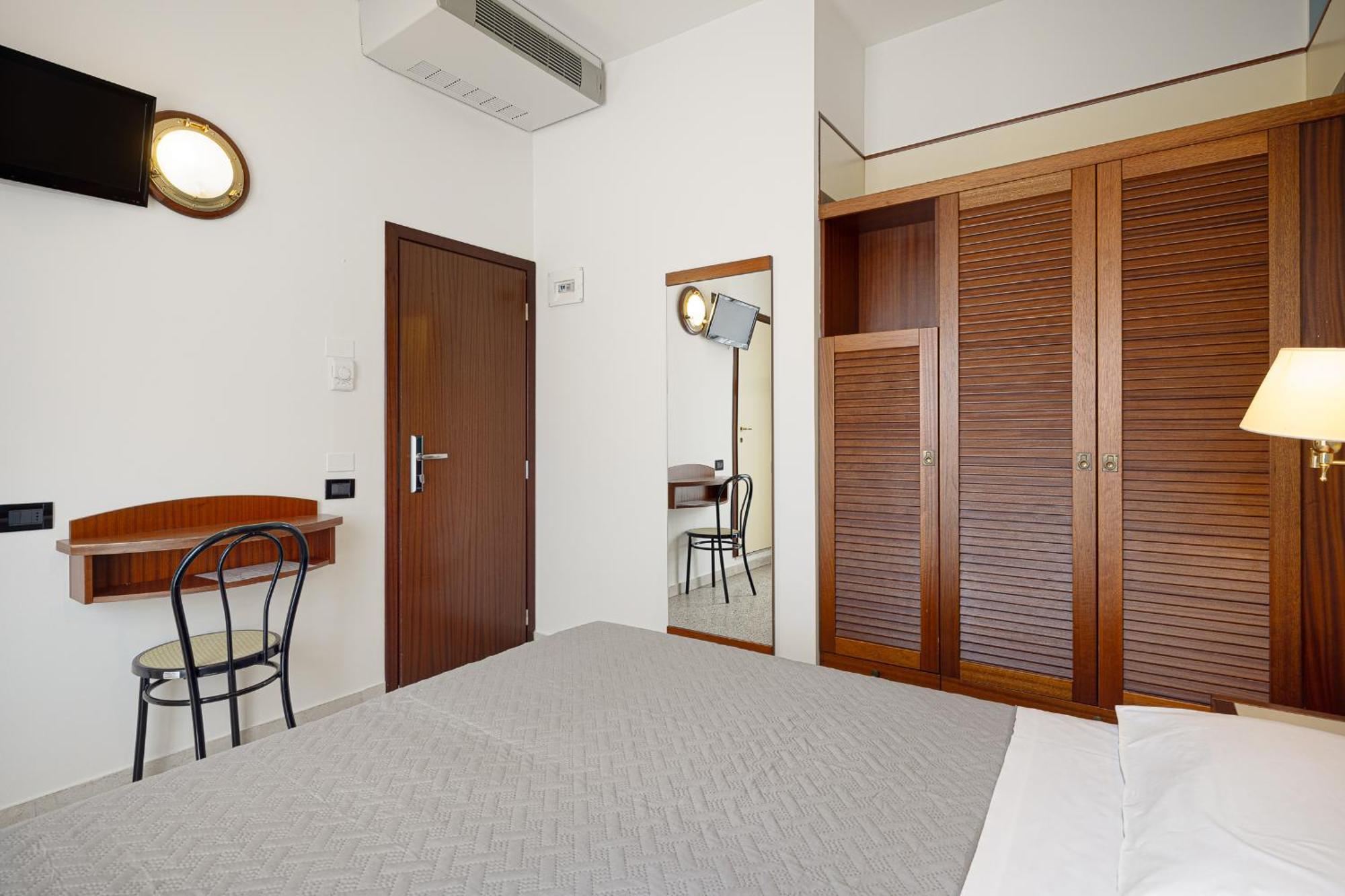 Hotel Avana Fronte Mare 리치오네 외부 사진