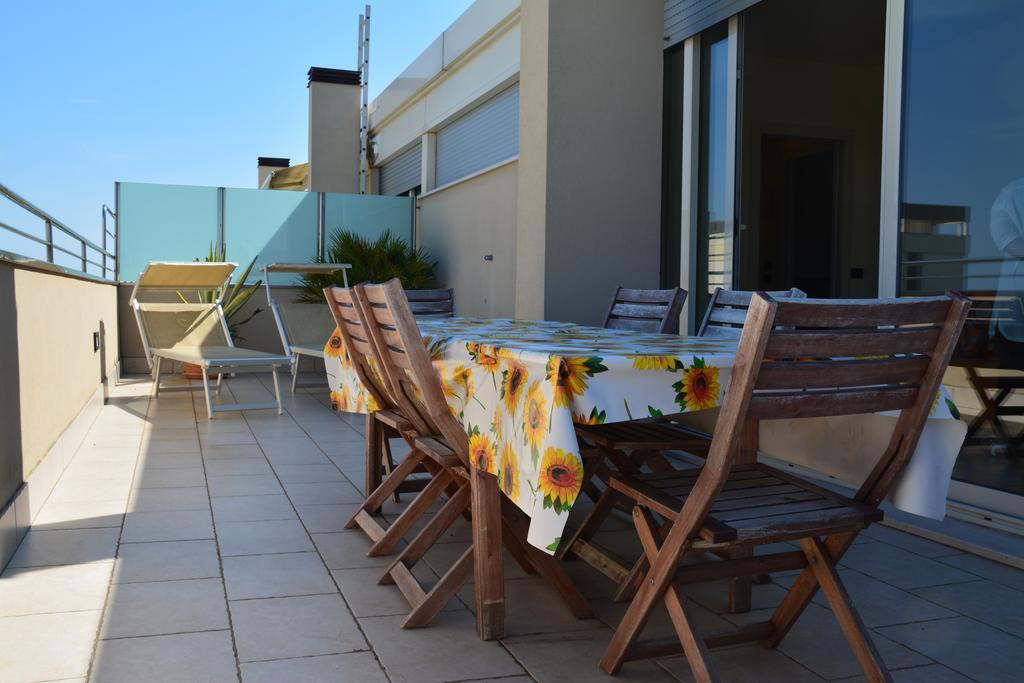 Hotel Avana Fronte Mare 리치오네 외부 사진