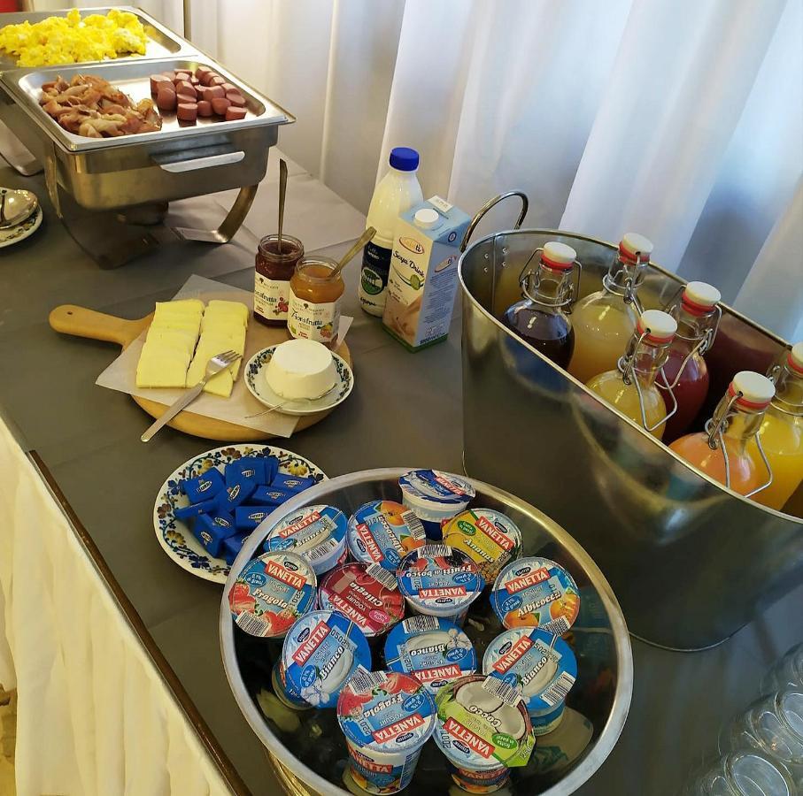 Hotel Avana Fronte Mare 리치오네 외부 사진